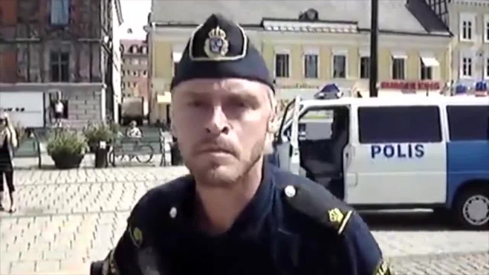 Swedish police vs. Russian police - Canvids