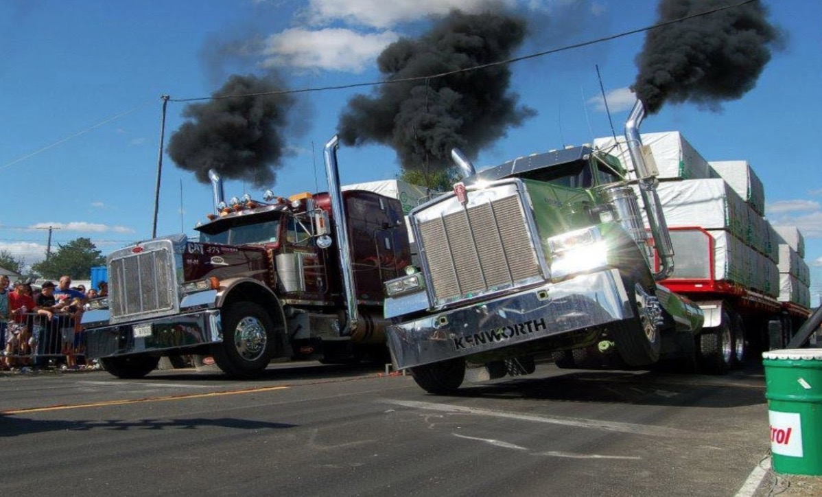 Semi trucks drag racing with brutal launches Canvids