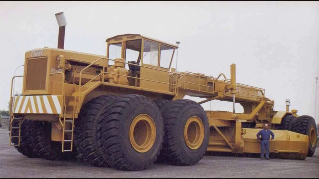 The world’s largest grader machine Canvids
