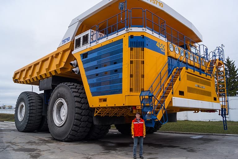 Belaz 75710 The biggest Dump Truck In The World Canvids