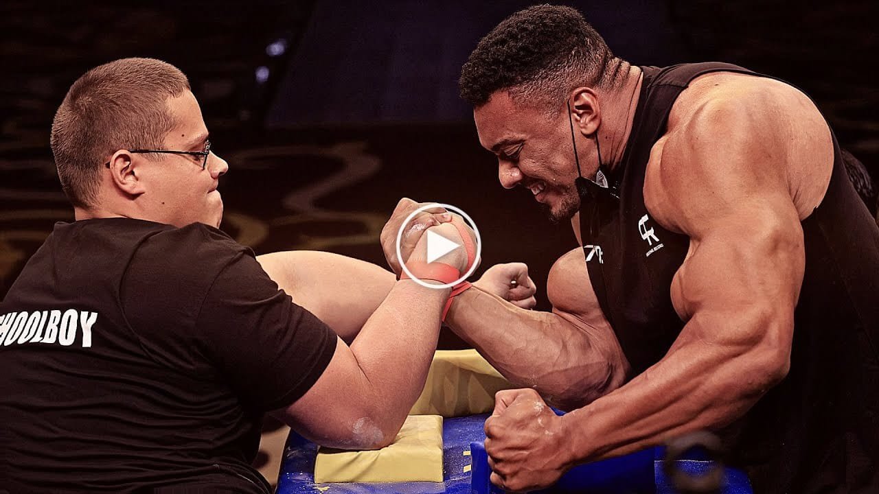 Schoolboy vs Larry Wheels Arm Wrestling Canvids